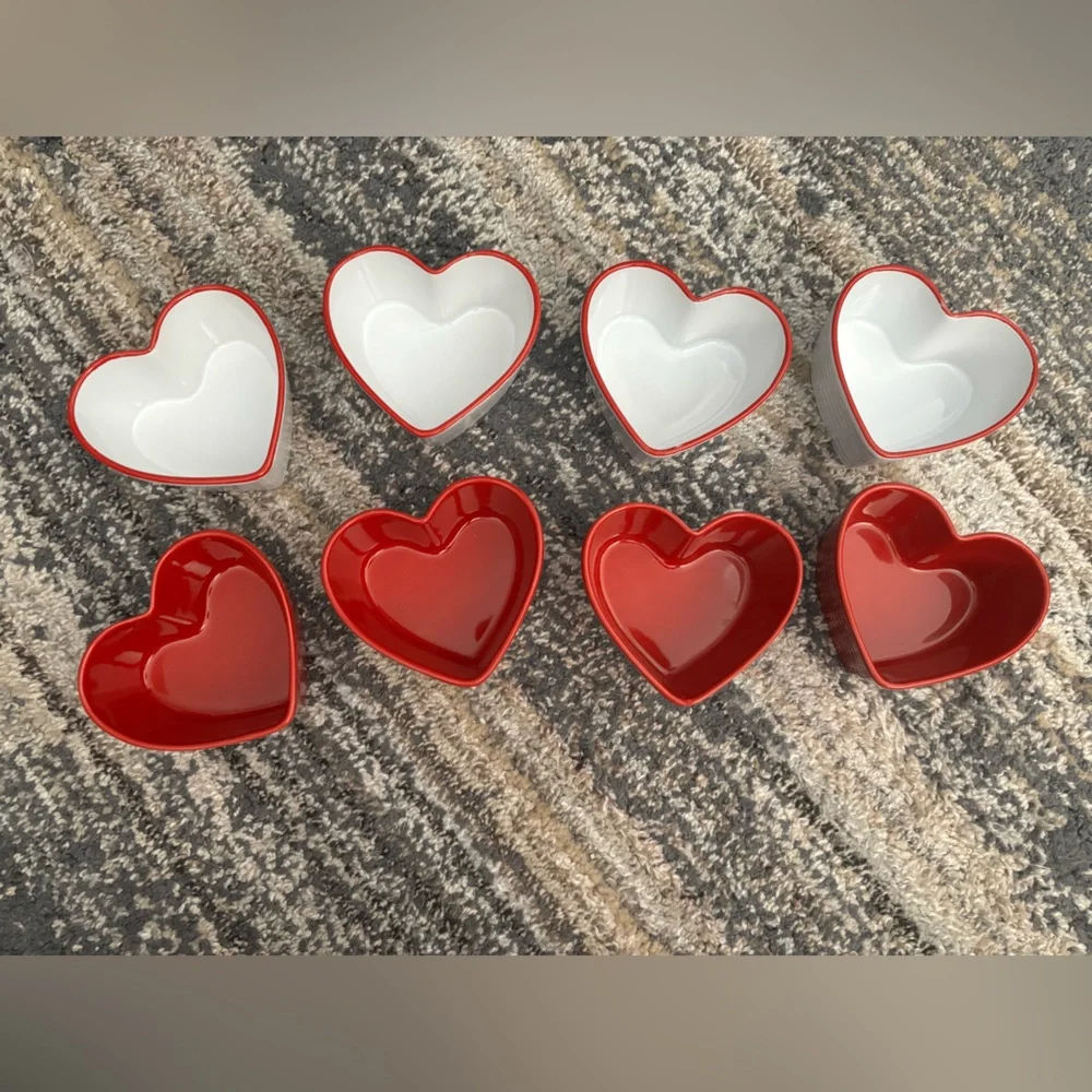 Set of 8 Heart-Shaped Red and White Mini Bowls - Picture 2 of 5
